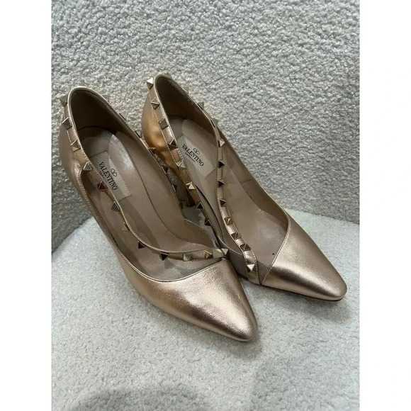 Valentino Rockstud Metallic Gold Heels Size 38 Excellent Condition Dustbag & Box - Picture 1 of 4